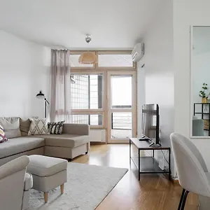 https://2ndhomes-apartment-in-kamppi-center-with-sauna-and-balcony.tophotelshelsinki.com
